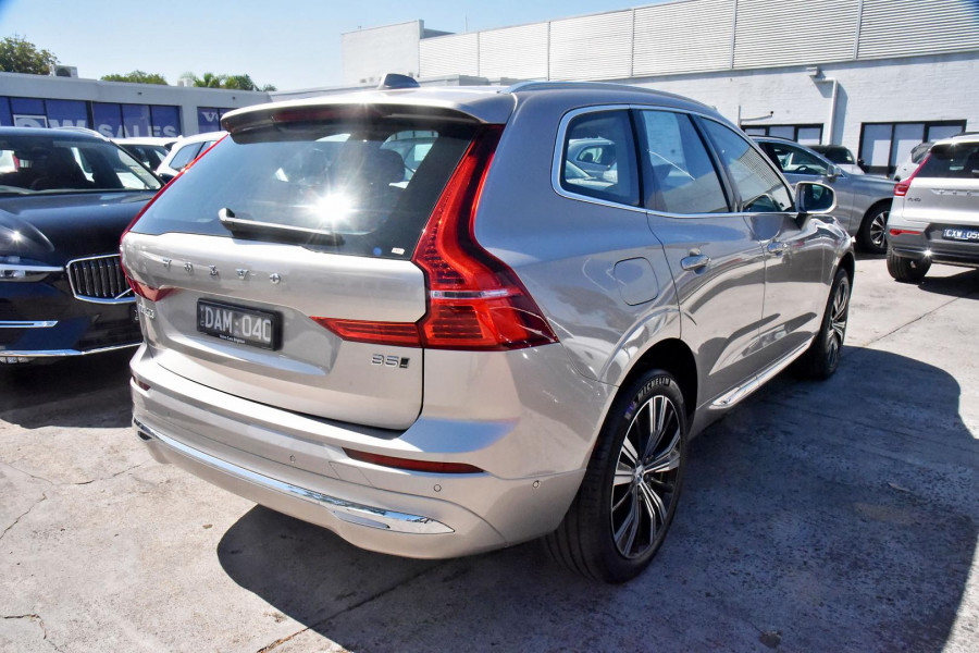 2023 Volvo XC60  Ultimate B5 Bright SUV Image 18