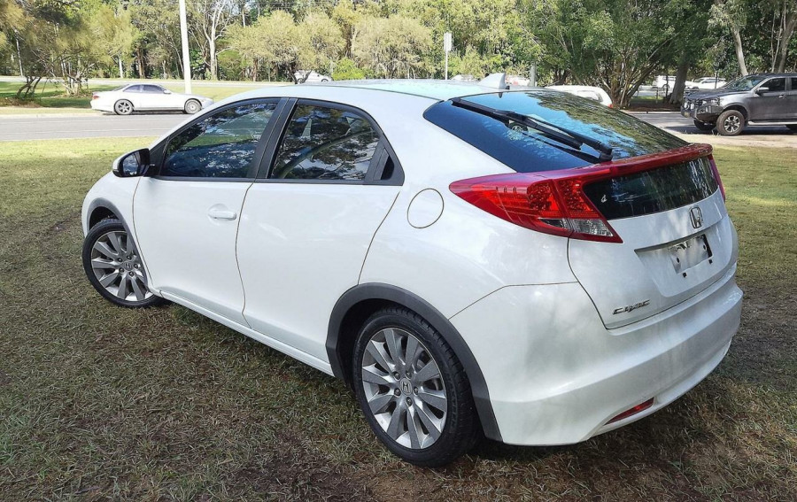 2012 Honda Civic 9th Gen VTi-L Hatch Image 3