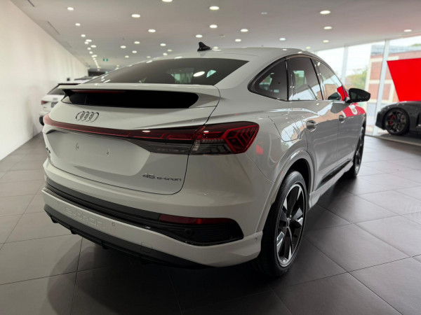 2025 Audi Q4 e-tron F4 45 SUV image 5