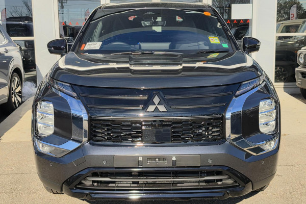 2026 Mitsubishi Outlander ZM Black Edition SUV Image 3