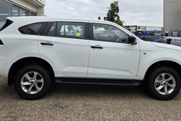 2026 Isuzu MU-X RJ LS-M SUV Image 2