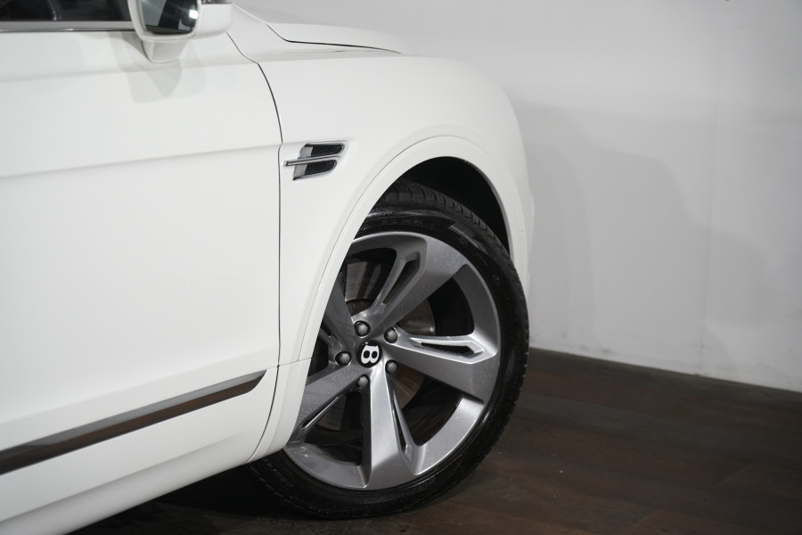 2016 Bentley Bentayga SUV Image 9