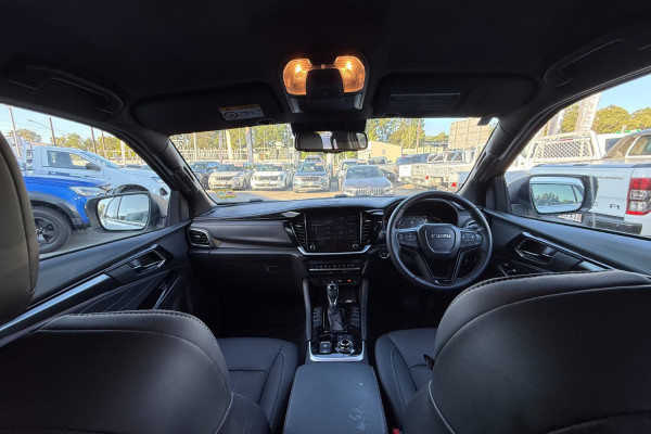 2025 MY25.5 Isuzu MU-X RJ LS-T SUV Image 13
