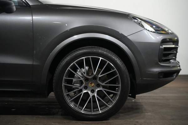 2023 Porsche Cayenne SUV image 5