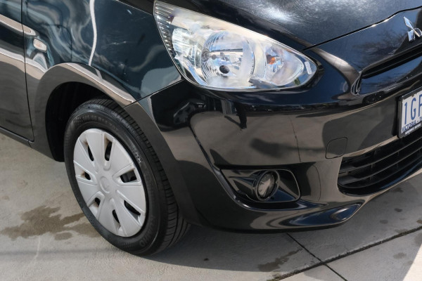 2015 Mitsubishi Mirage LA ES Hatch Image 5