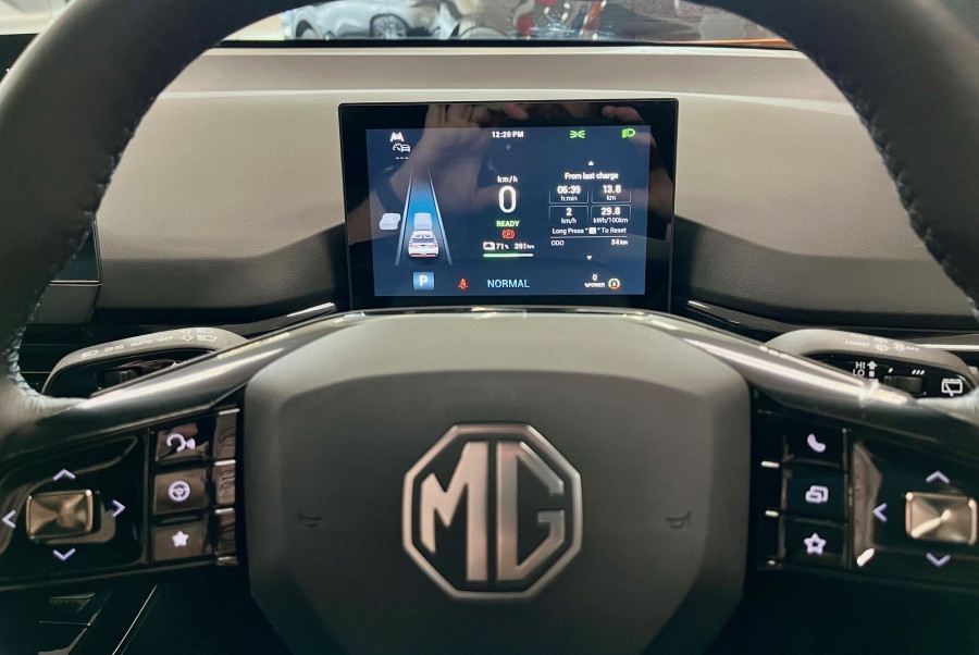 2023 MG MG4 Essence Long range (530km) Hatch Image 18