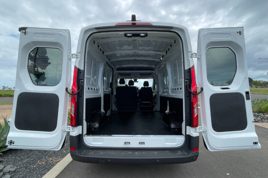 2023 LDV Deliver 9 MWB Van Image 17