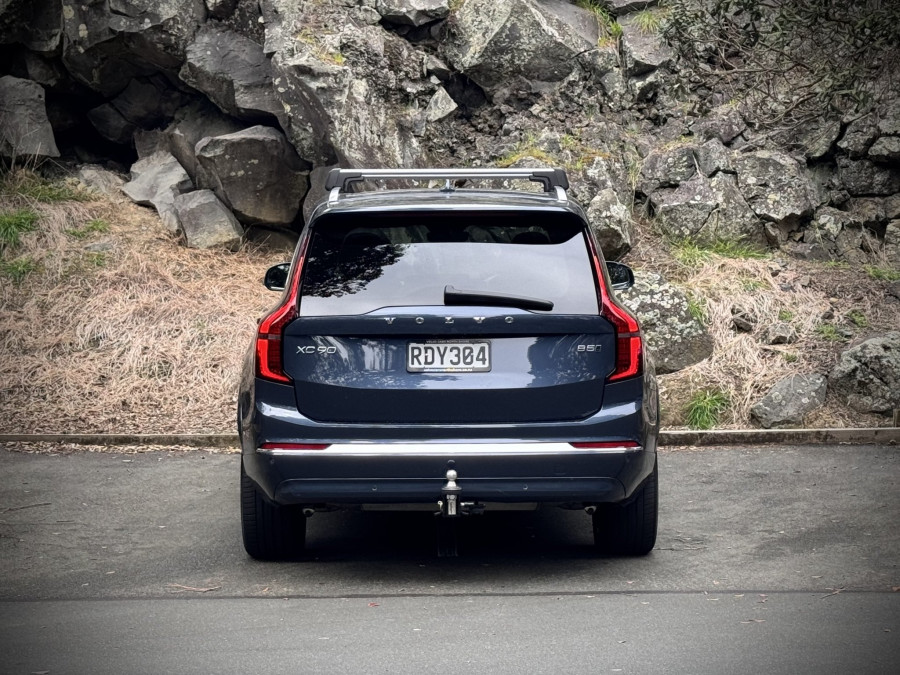 2025 Volvo XC90 L Series Ultra B5 Bright SUV Image 3