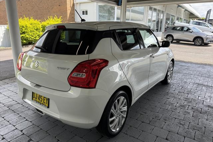 2023 Suzuki Swift AZ Series II GL Hatch Image 7