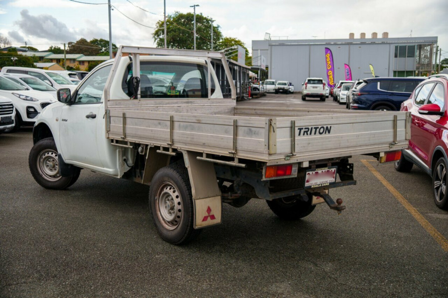 2014 MY15 Mitsubishi Triton MN GL Cab Chassis Image 2