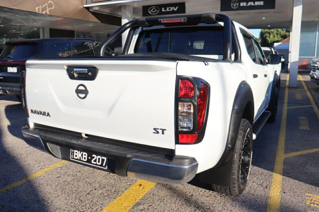 2018 Nissan Navara D23 Series 3 ST Dual Cab Pickup Image 7