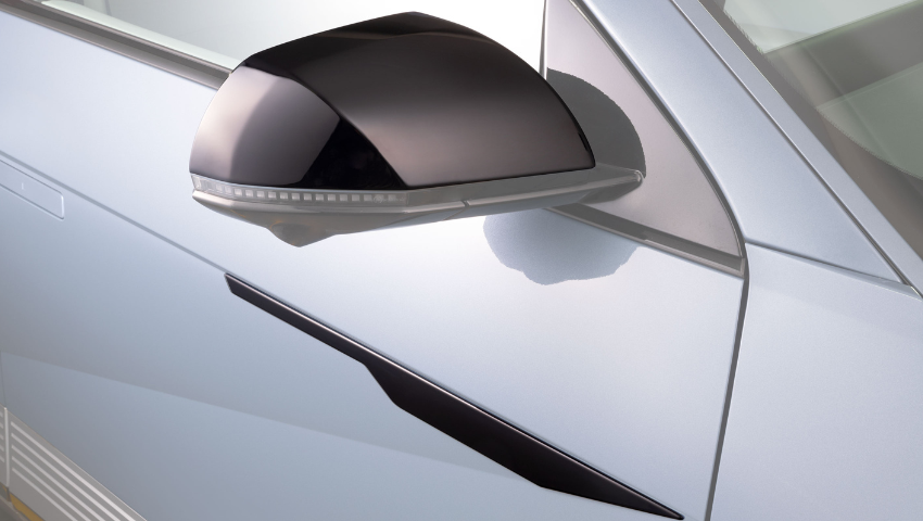 Body styling trim - gloss black