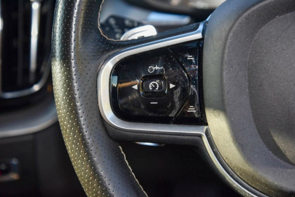 2018 Volvo XC60 UZ T6 R-Design SUV Image 11