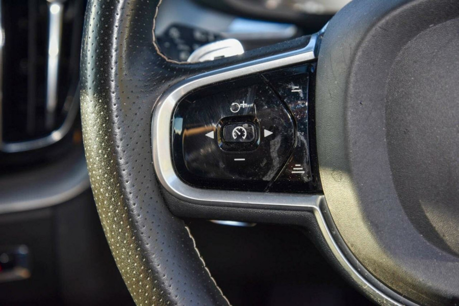 2018 Volvo XC60 UZ T6 R-Design SUV Image 11