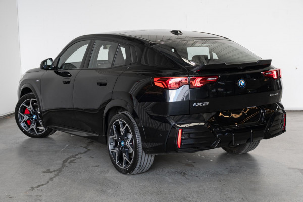 2024 BMW iX2 U10 eDrive20 M Sport SUV image 2
