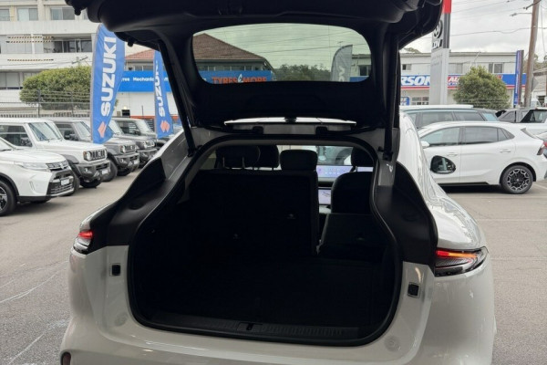 2026 MG IM6 S12L Platinum Wagon Image 12