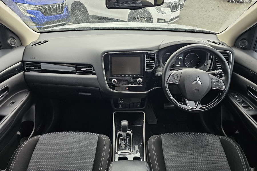 2021 Mitsubishi Outlander ZL ES SUV Image 11