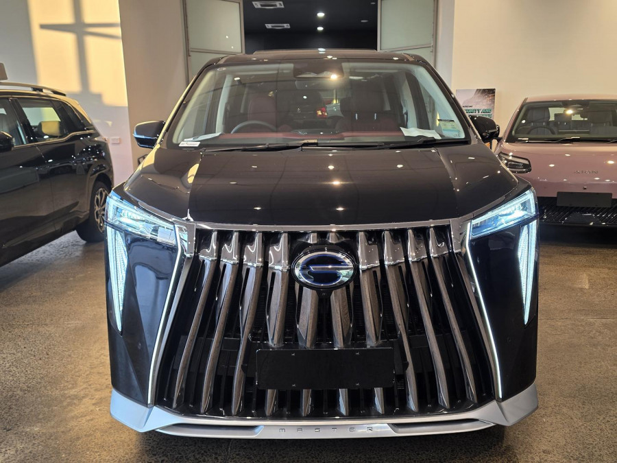 2026 GAC M8 PHEV  Premium People Mover Image 2