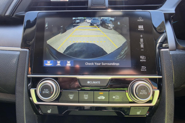 2016 Honda Civic 10th Gen VTi-LX Sedan Image 24