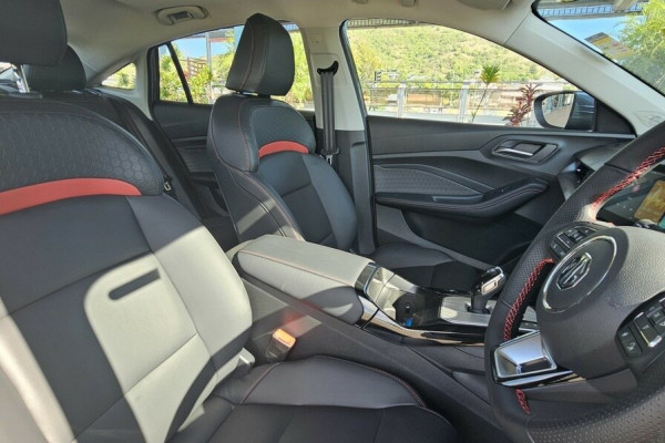 2024 MG MG5 AP32 Essence Sedan