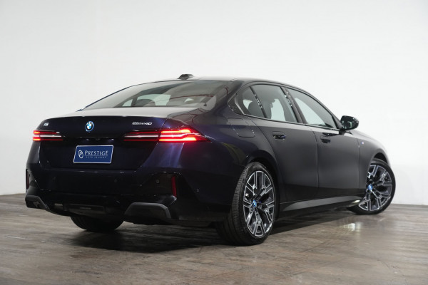 2025 BMW i5 eDrive40 M Sport Sedan image 7