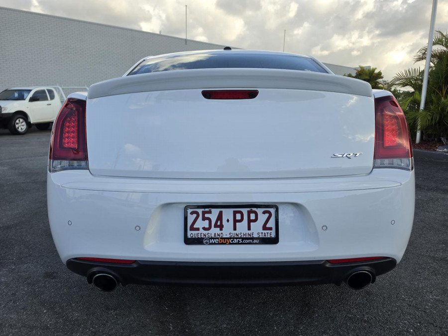 2017 Chrysler 300 LX SRT Sedan Image 8