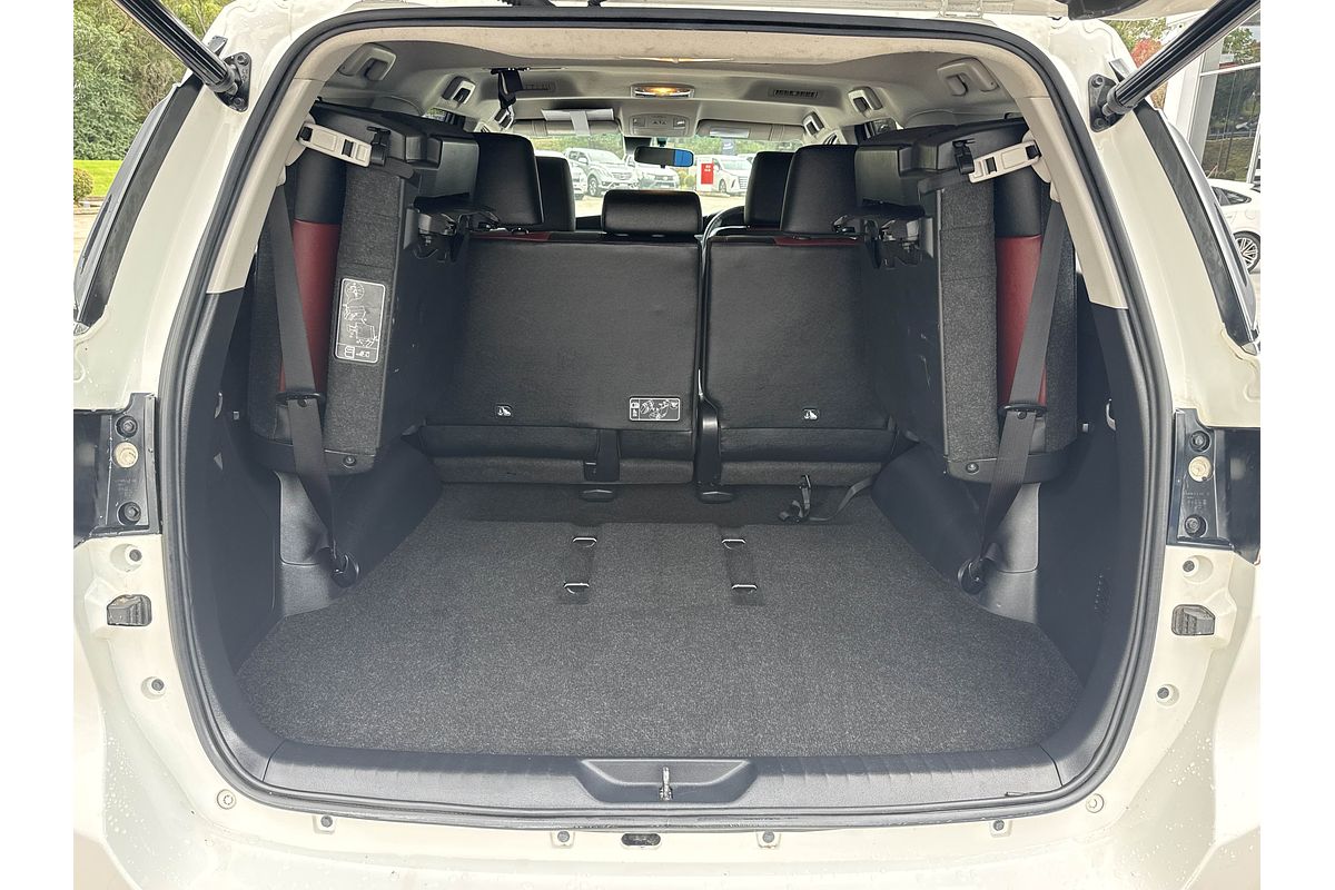 2019 Toyota Fortuner GUN156R Crusade Wagon Image 17