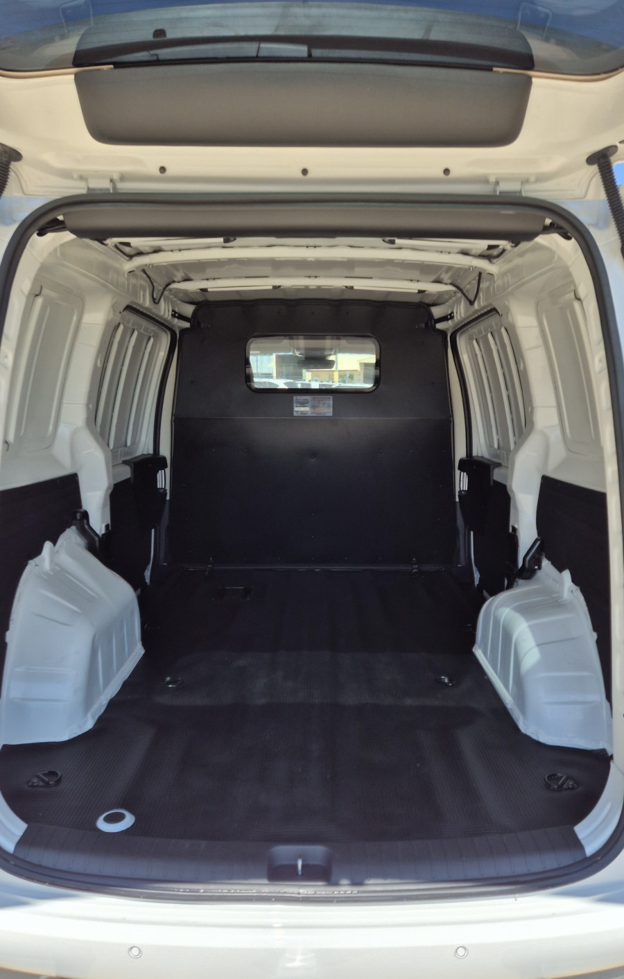 2026 MY27 Hyundai Staria Load US4.V4  Van Image 12