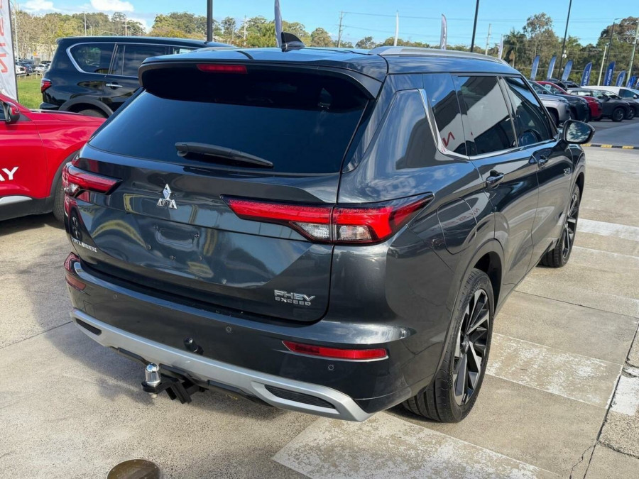 2024 Mitsubishi Outlander ZM PHEV Exceed Tourer SUV Image 4