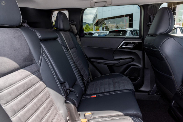 2025 MY24 Mitsubishi Outlander ZM Aspire SUV Image 2