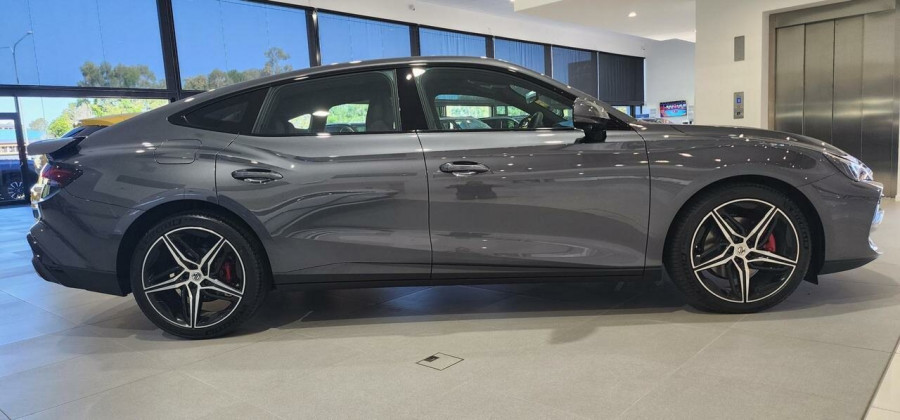 2025 MG MG7 IP42 Essence Sedan Image 2