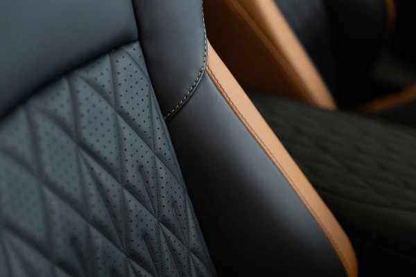 2025 Aston Martin DB12   Coupe Image 10