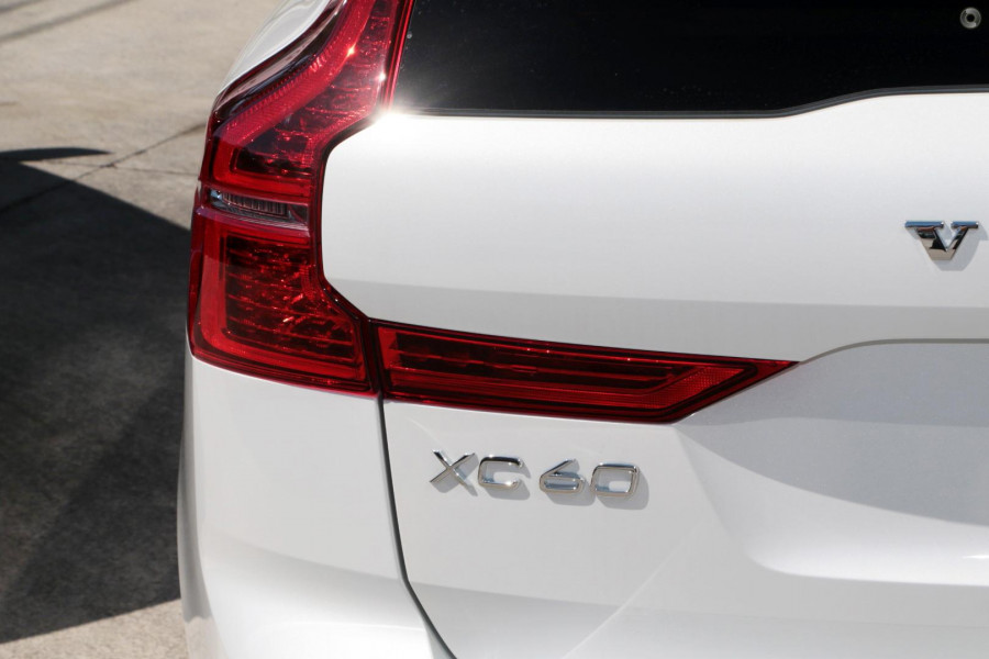 2025 Volvo XC60 UZ Plus T8 Plug-in Hybrid SUV Image 15