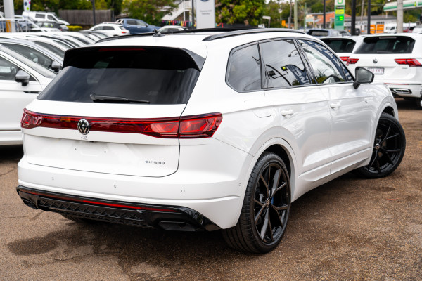 2024 Volkswagen Touareg RC R SUV