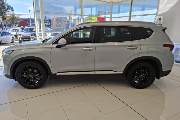 2018 Hyundai Santa Fe DM5 Series II Highlander SUV Image 4