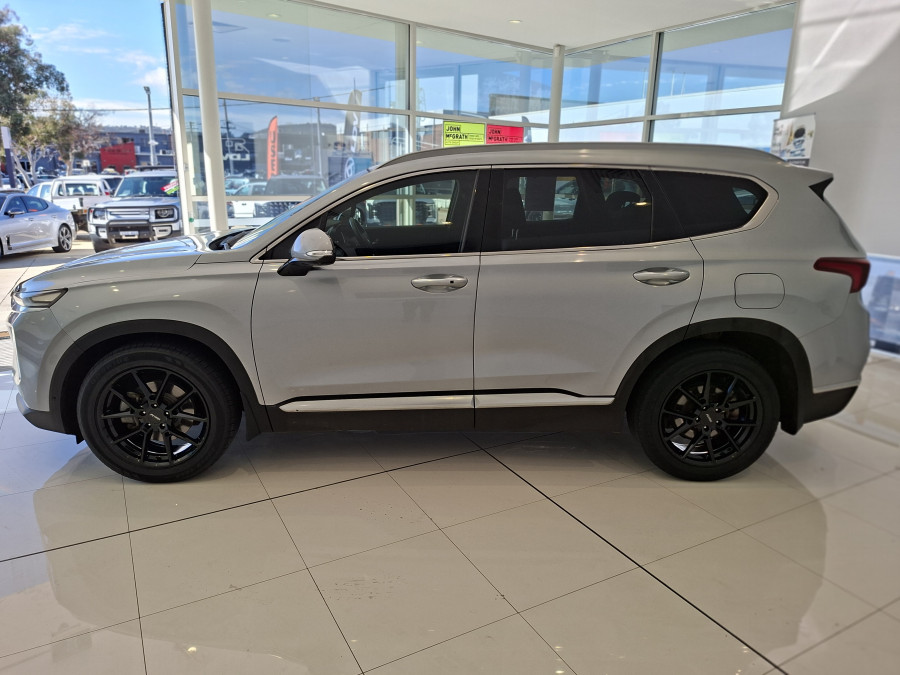 2018 Hyundai Santa Fe DM5 Series II Highlander SUV Image 4