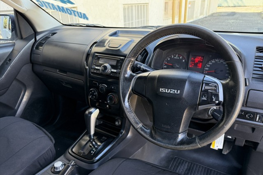 2014 Isuzu D-MAX SX Cab Chassis Image 10