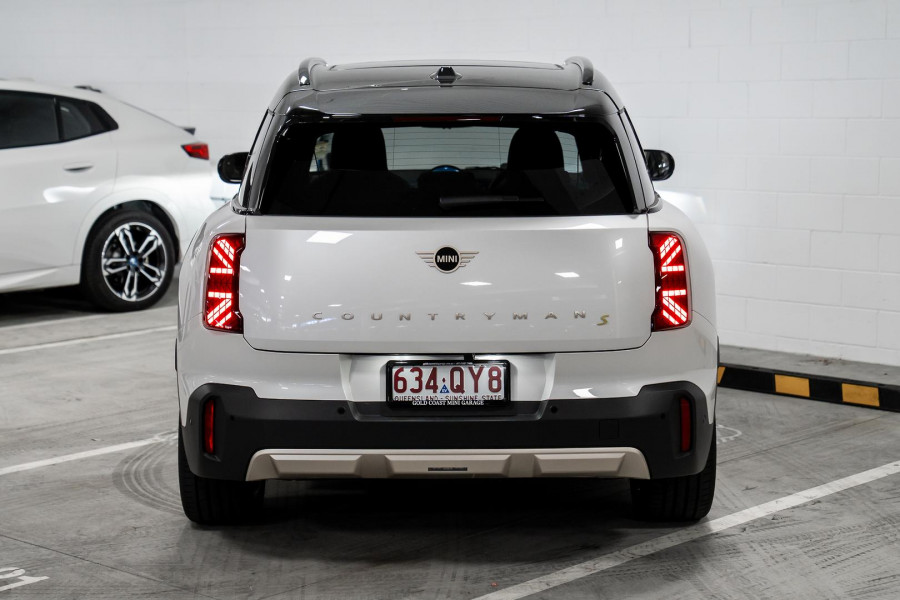 2026 MINI Countryman U25 SE Favoured SUV