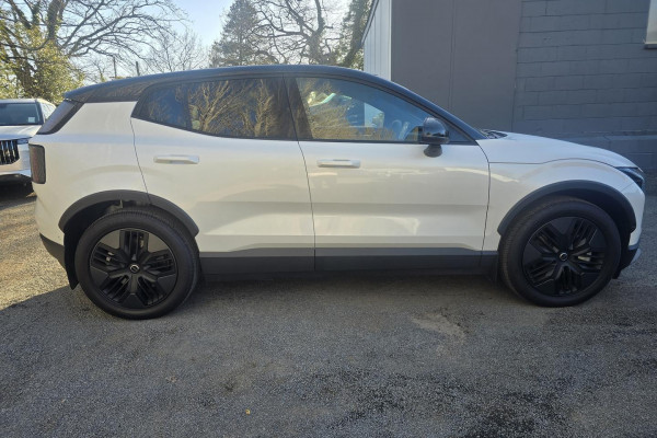 2026 Volvo EX30 Cross Country  Ultra Twin Motor Performance SUV Image 11