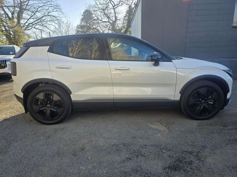 2026 Volvo EX30 Cross Country  Ultra Twin Motor Performance SUV Image 11