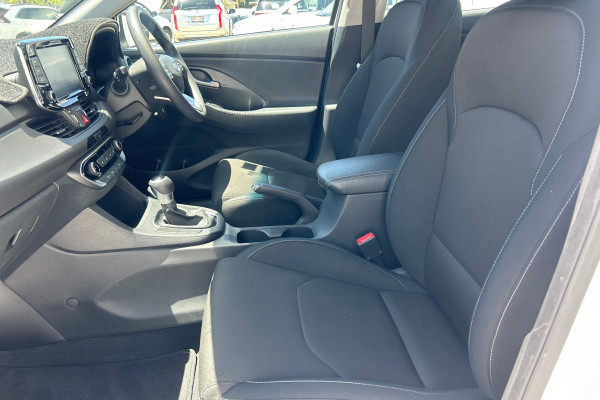 2017 MY18 Hyundai i30 PD Active Hatch Image 8
