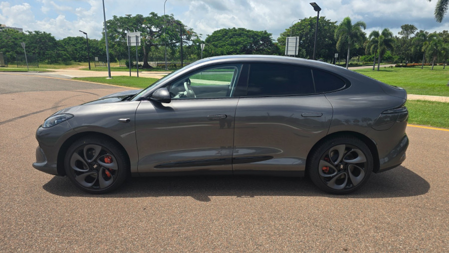 2025 MG IM6 S12L Platinum SUV Image 17