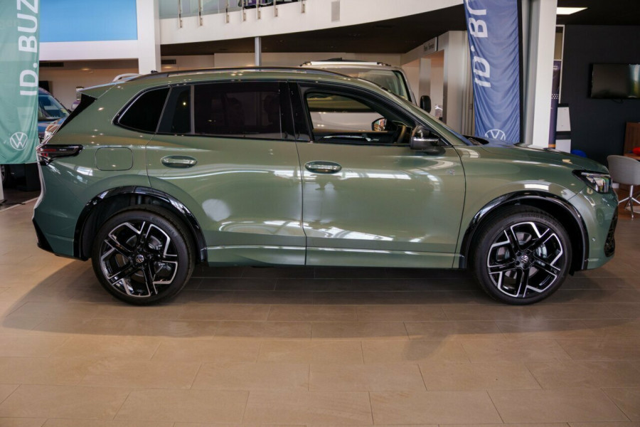 2026 Volkswagen Tiguan CT 195TSI R-Line SUV Image 3
