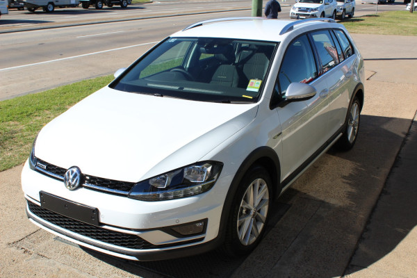 2019 Volkswagen Golf Alltrack 7.5 132TSI Suv Image 3