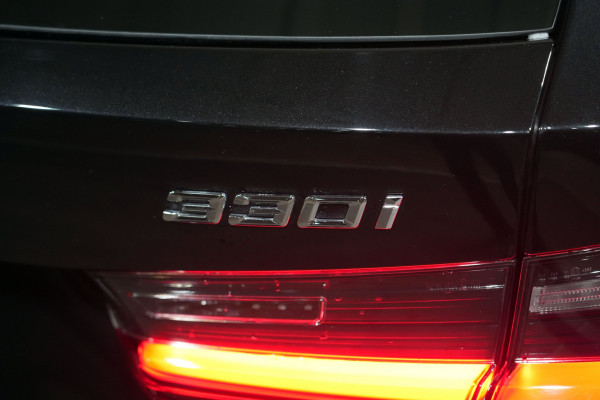 2022 BMW 3 Series 30i M Sport Touring SUV image 9
