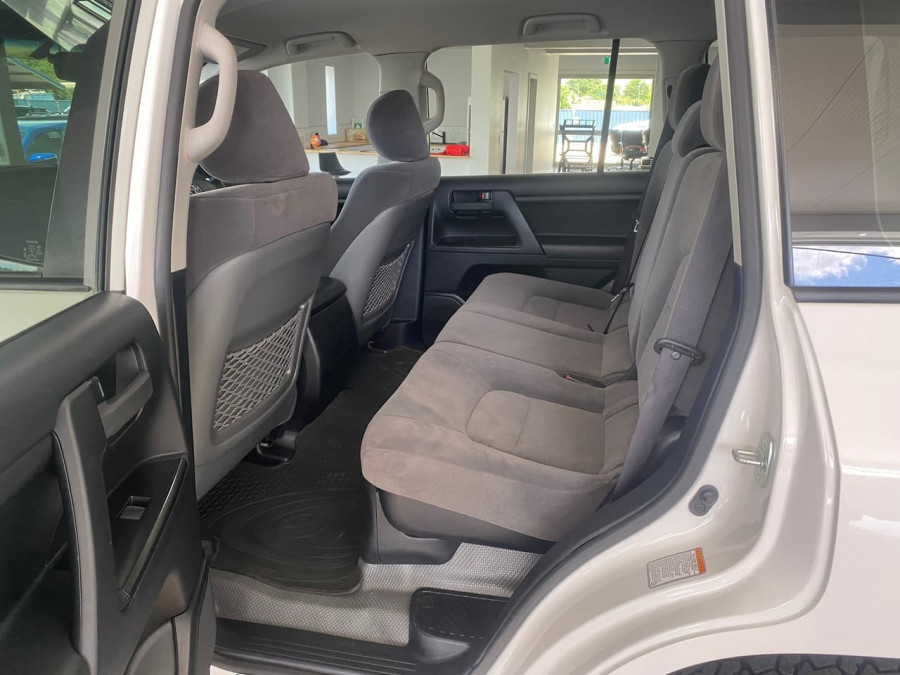 2019 Toyota Landcruiser VDJ200R GX Suv Image 16