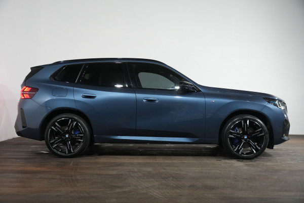 2025 BMW X3 M50 xDrive SUV image 4