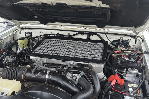 2013 Toyota LandCruiser VDJ76R GX Cab Chassis Image 23