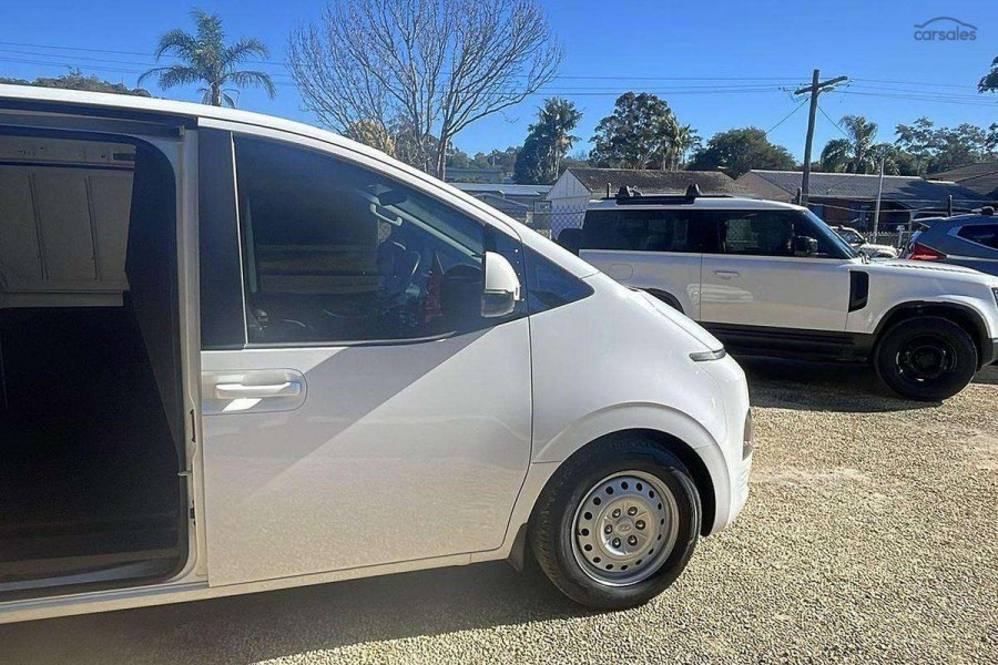 2022 Hyundai Staria Load US4.V1  Van Image 20