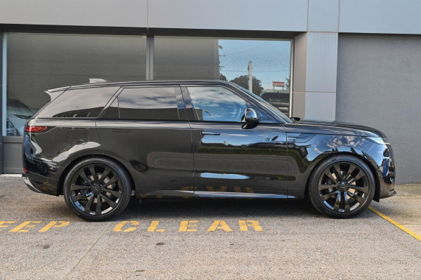 2026 Land Rover Range Rover Sport L461 D300 Dynamic SE SUV image 5